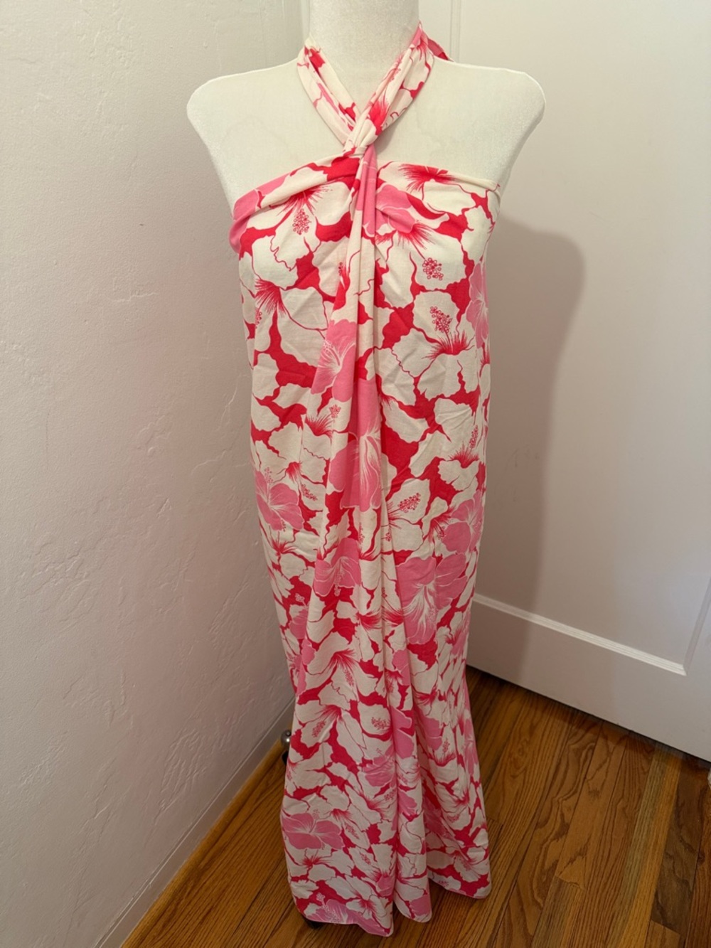 Hilo Hattie Pink & White Floral Halter Dress